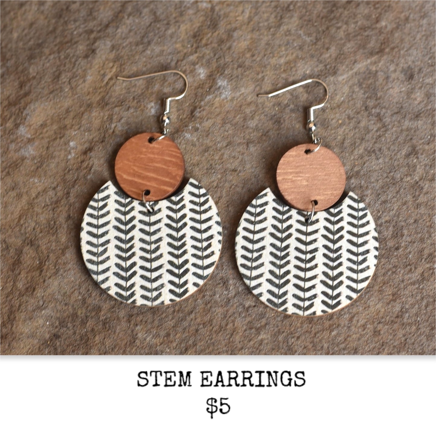 BLACK AND WHITE STEM EARRINGS