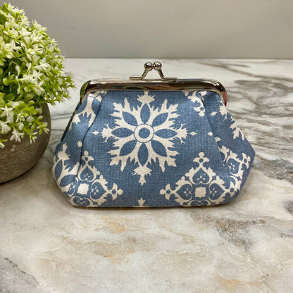 Clamshell Coin Purse Wallet - Snowflake