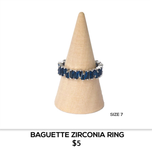 BAGUETTE ZIRCONIA RING