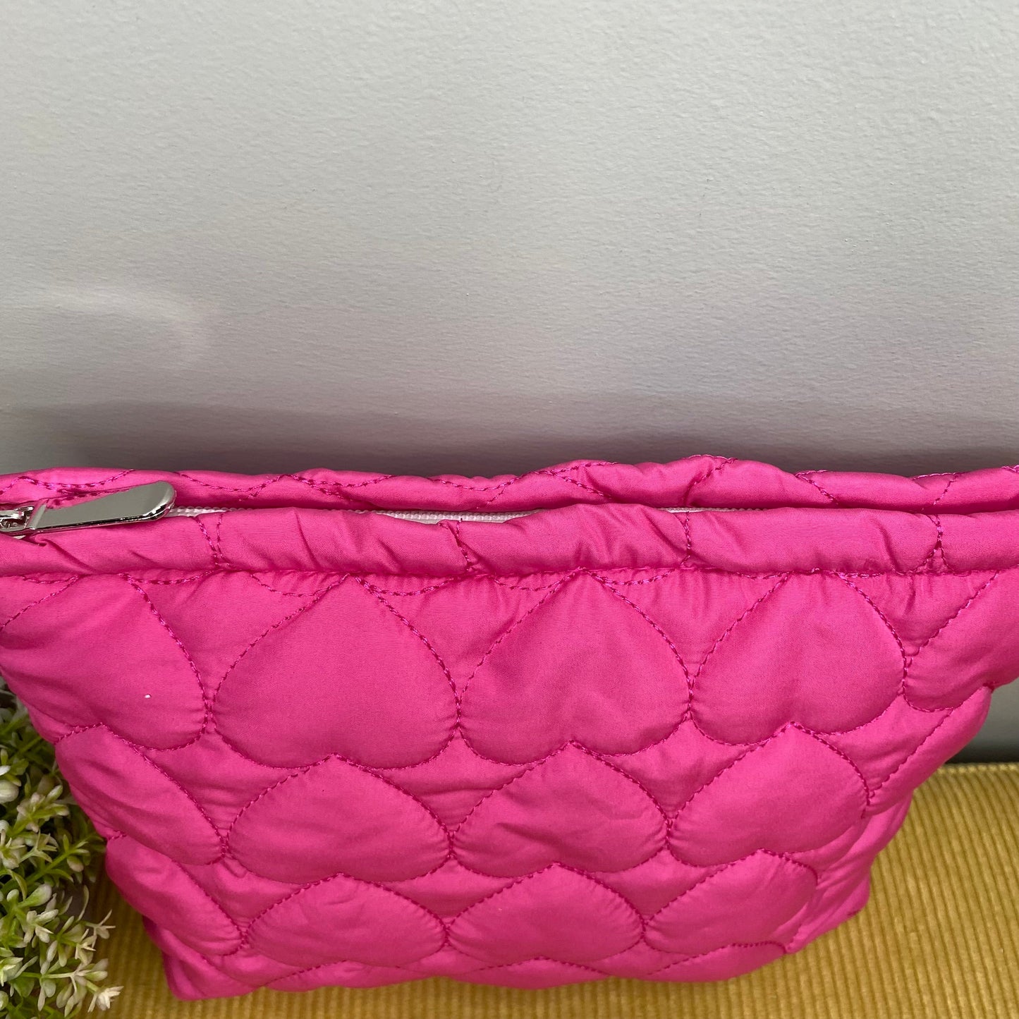 Puffer Pouch - Heart - Hot Pink